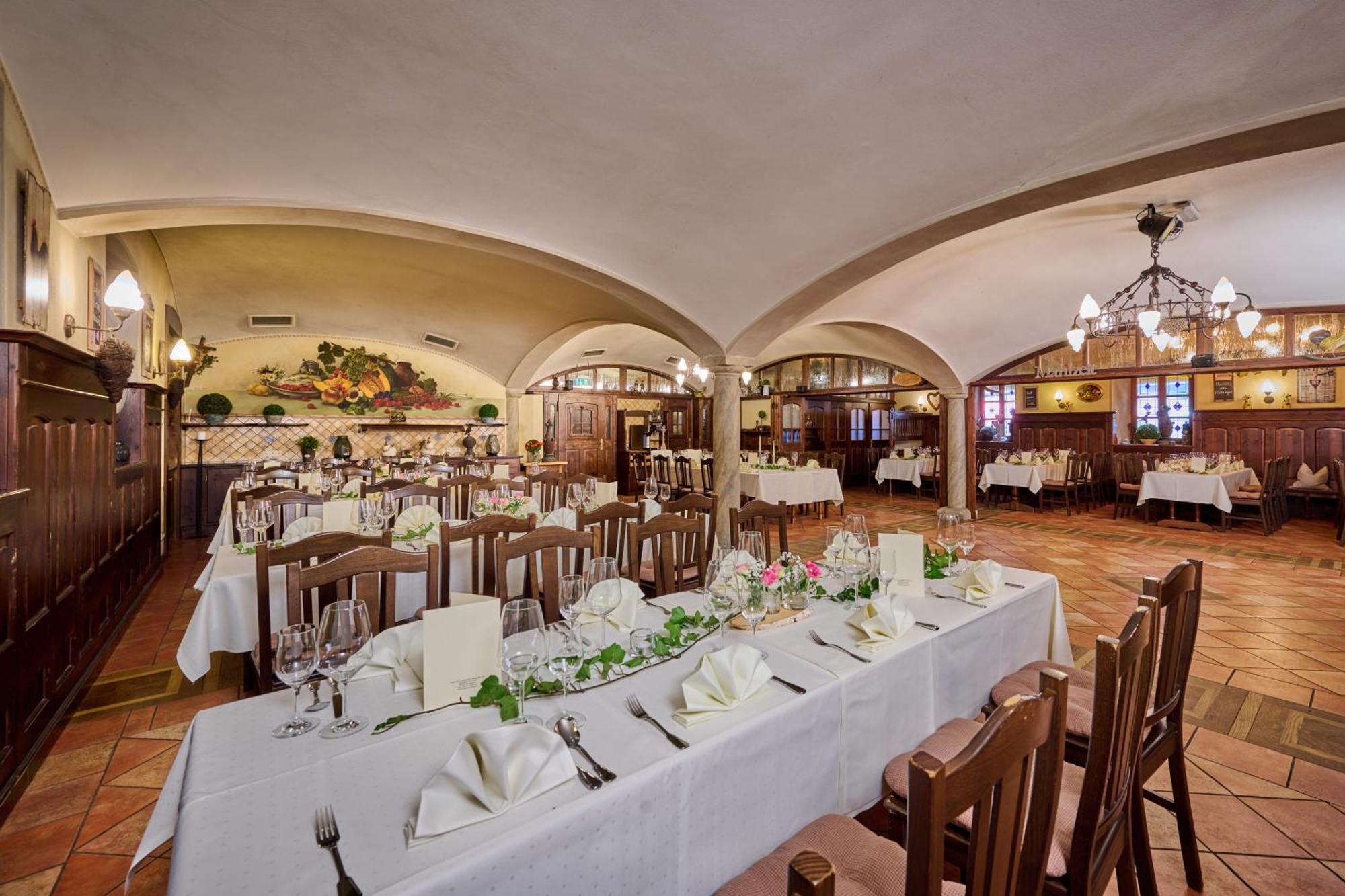 Hotel Happinger Hof Rosenheim Bagian luar foto