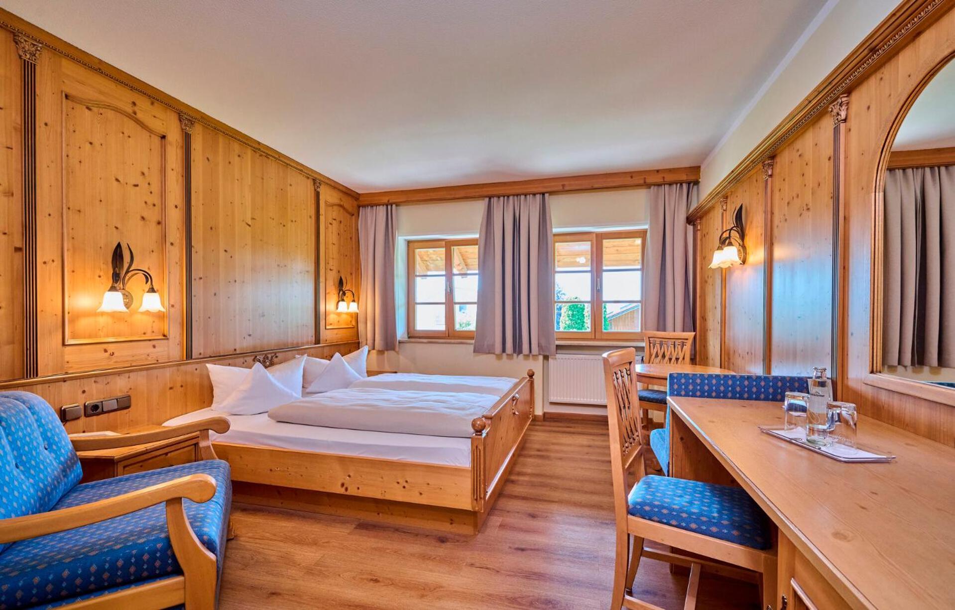 Hotel Happinger Hof Rosenheim Bagian luar foto